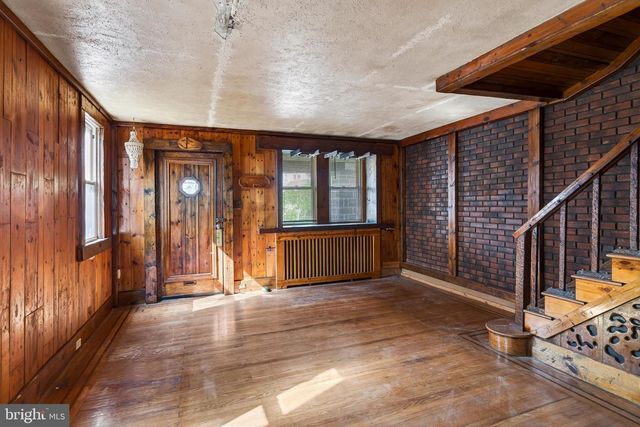 7737 PARKVIEW RD, Upper Darby, PA 19082