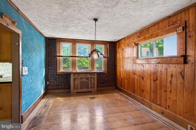 7737 PARKVIEW RD, Upper Darby, PA 19082