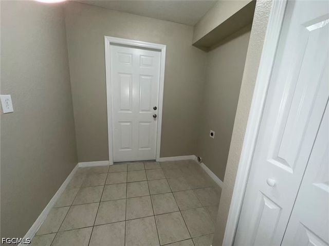 4609 SW 9th AVE, Cape Coral, FL 33914