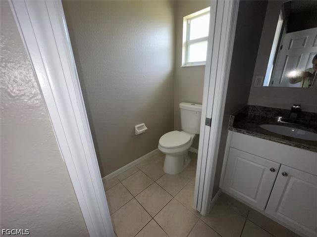 4609 SW 9th AVE, Cape Coral, FL 33914