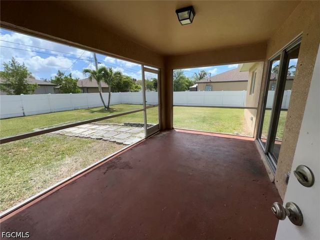 4609 SW 9th AVE, Cape Coral, FL 33914