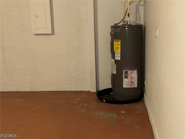 4609 SW 9th AVE, Cape Coral, FL 33914