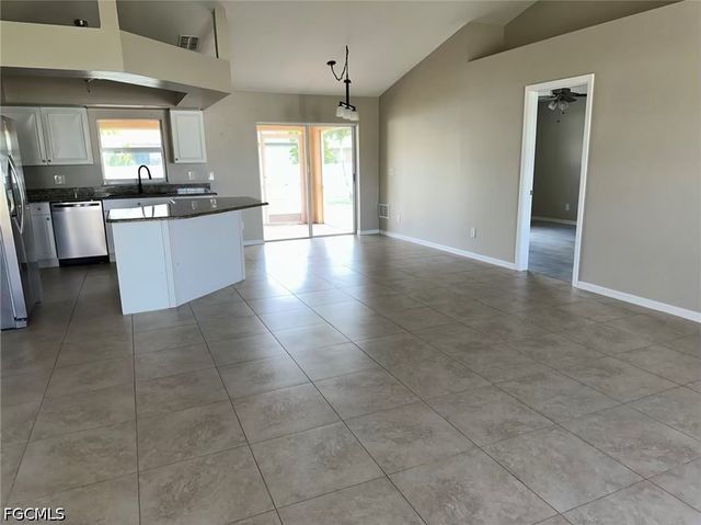 4609 SW 9th AVE, Cape Coral, FL 33914