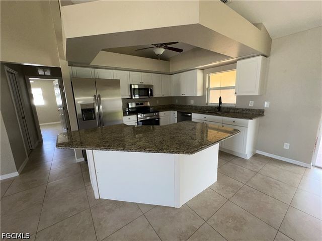 4609 SW 9th AVE, Cape Coral, FL 33914