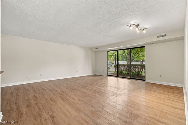 2917 N Bay Drive M-9, Westlake, OH 44145