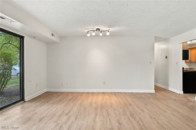 2917 N Bay Drive M-9, Westlake, OH 44145