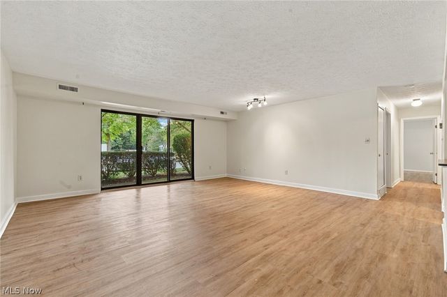 2917 N Bay Drive M-9, Westlake, OH 44145