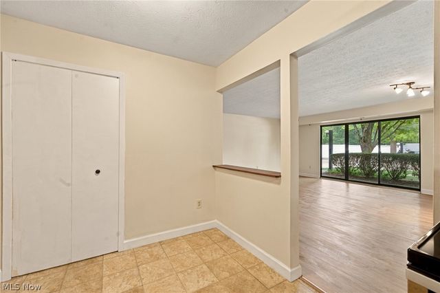 2917 N Bay Drive M-9, Westlake, OH 44145