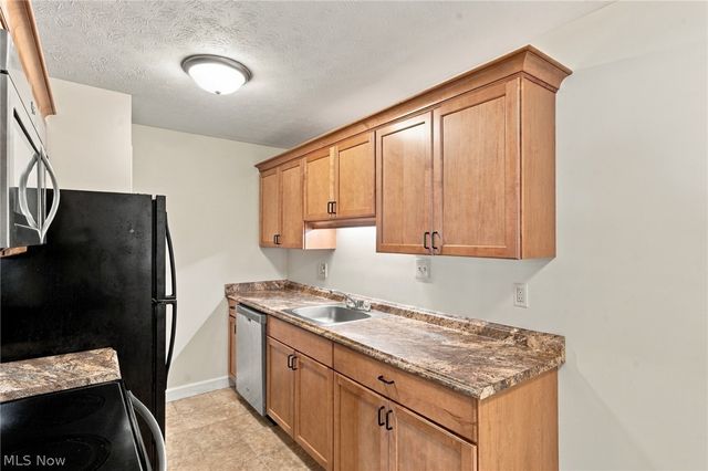 2917 N Bay Drive M-9, Westlake, OH 44145