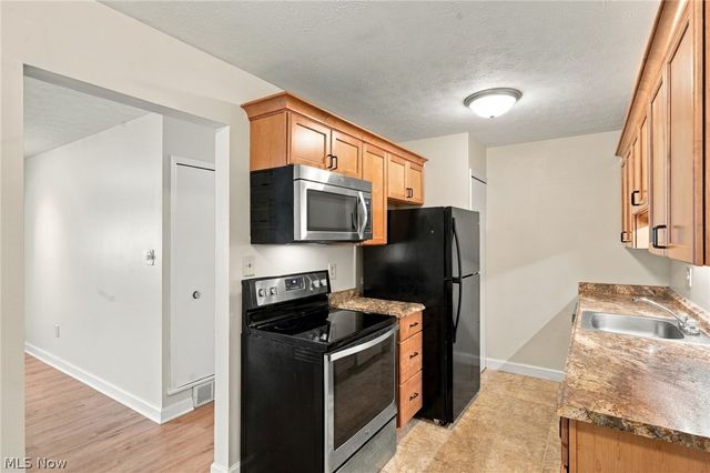 2917 N Bay Drive M-9, Westlake, OH 44145