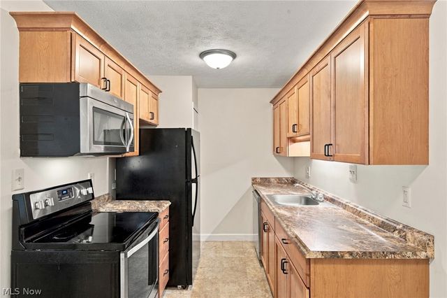 2917 N Bay Drive M-9, Westlake, OH 44145