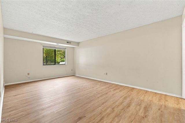 2917 N Bay Drive M-9, Westlake, OH 44145