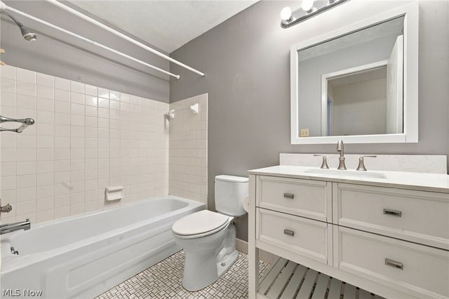 2917 N Bay Drive M-9, Westlake, OH 44145