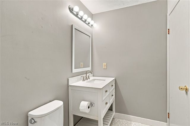 2917 N Bay Drive M-9, Westlake, OH 44145