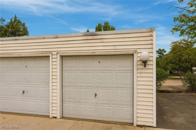 2917 N Bay Drive M-9, Westlake, OH 44145