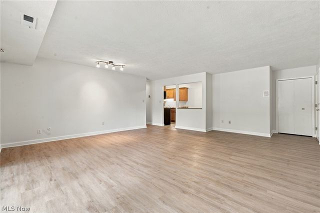 2917 N Bay Drive M-9, Westlake, OH 44145