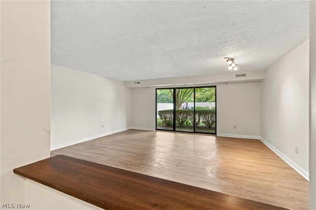 2917 N Bay Drive M-9, Westlake, OH 44145