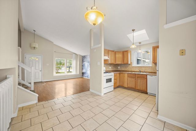239 Willow Road, Matteson, IL 60443