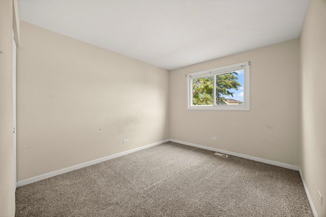 239 Willow Road, Matteson, IL 60443