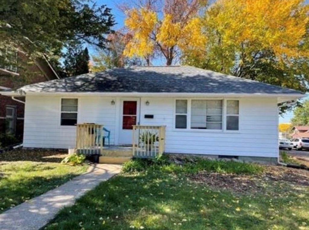 121 S Governor St, Iowa City, IA 52240