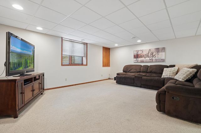 2209 Victoria Rose Drive S, Fargo, ND 58104