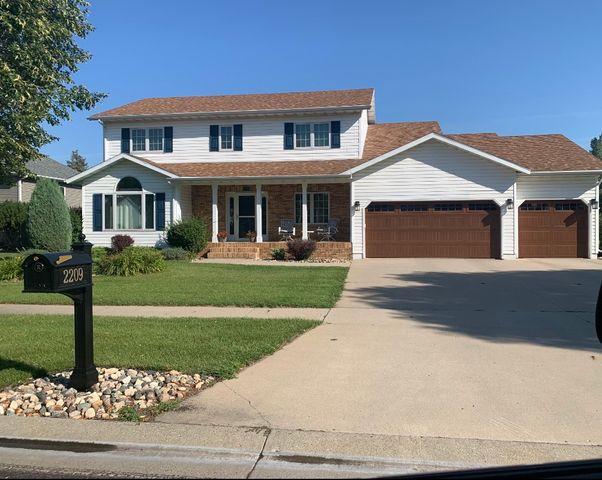 2209 Victoria Rose Drive S, Fargo, ND 58104