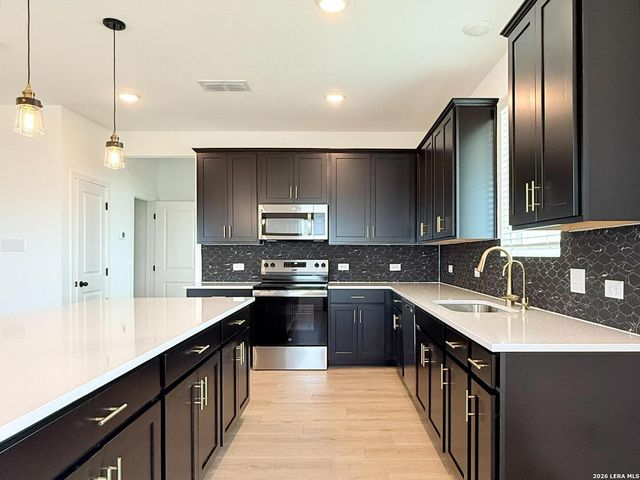 147 Peeps Ct., Adkins, TX 78101
