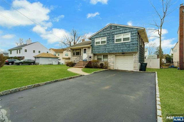 371 Greenwich Street, Bergenfield, NJ 07621