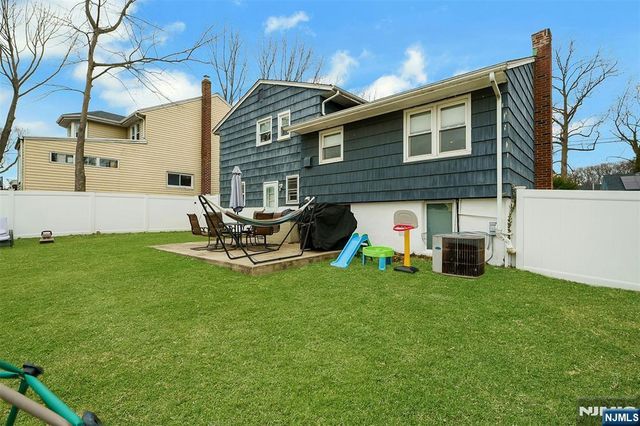 371 Greenwich Street, Bergenfield, NJ 07621