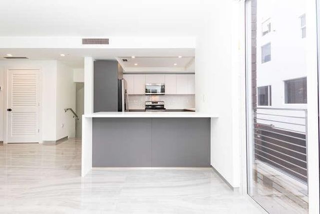 700 NE 14th Avenue 206, Fort Lauderdale, FL 33304