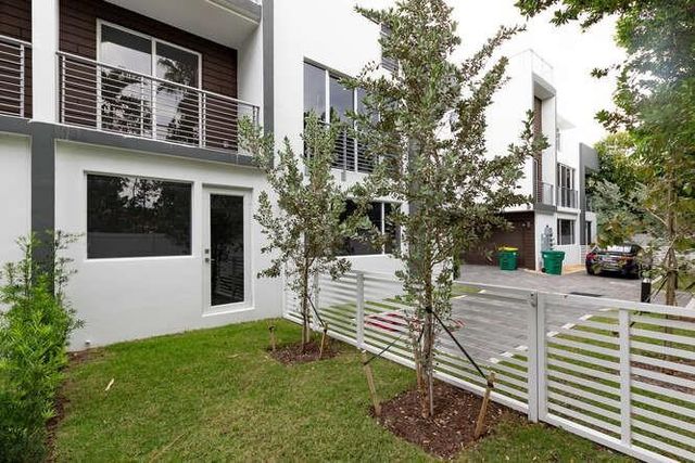 700 NE 14th Avenue 206, Fort Lauderdale, FL 33304