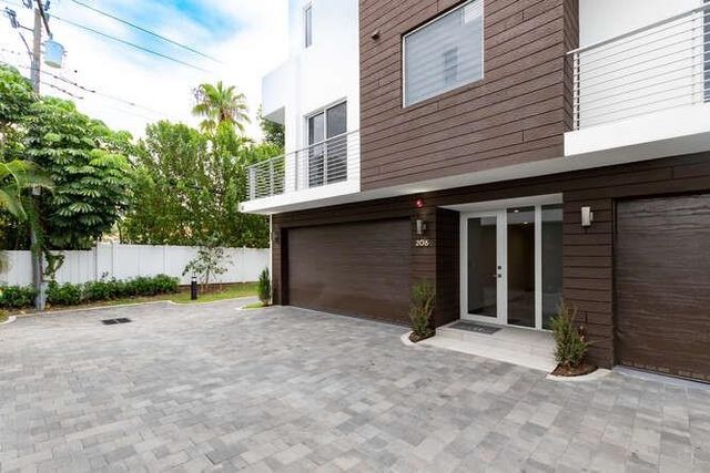 700 NE 14th Avenue 206, Fort Lauderdale, FL 33304