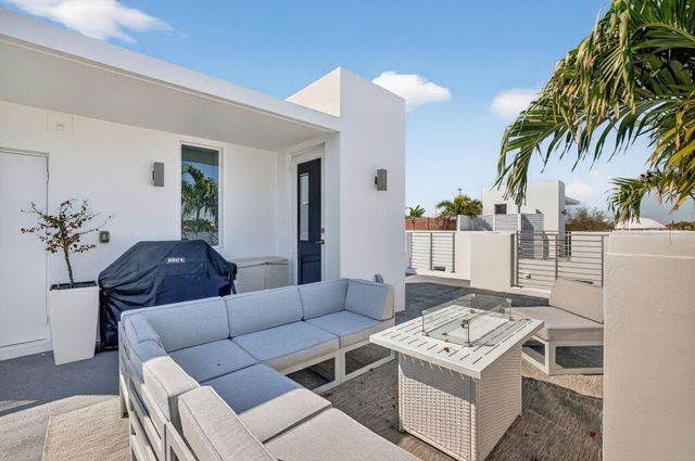 700 NE 14th Avenue 206, Fort Lauderdale, FL 33304