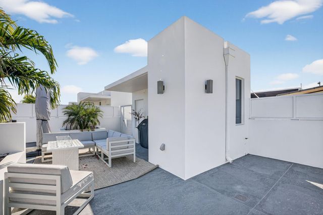 700 NE 14th Avenue 206, Fort Lauderdale, FL 33304