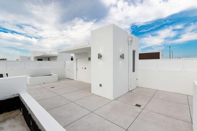 700 NE 14th Avenue 206, Fort Lauderdale, FL 33304