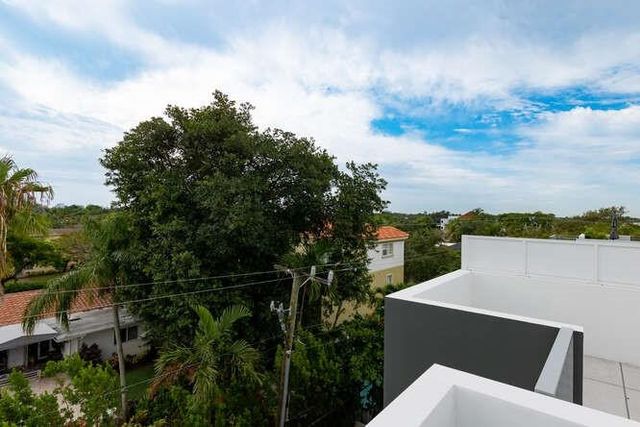 700 NE 14th Avenue 206, Fort Lauderdale, FL 33304