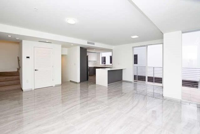 700 NE 14th Avenue 206, Fort Lauderdale, FL 33304