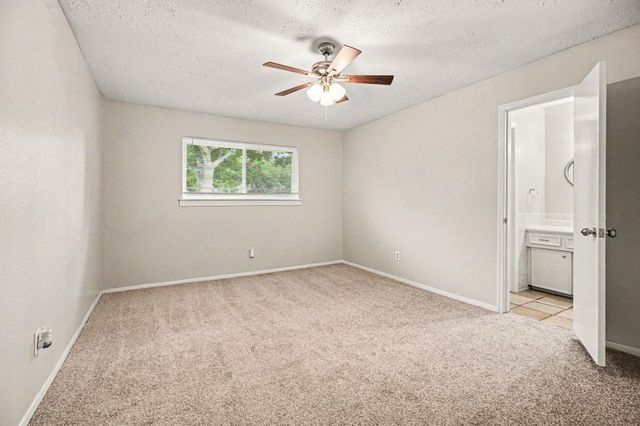 10323 SE Sagerock Drive, Houston, TX 77089