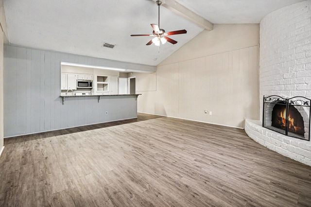 10323 SE Sagerock Drive, Houston, TX 77089