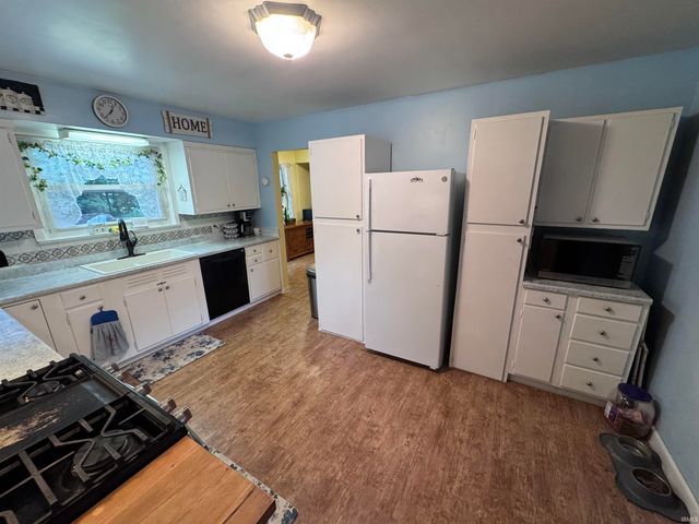 16166 Ireland Road, Mishawaka, IN 46544