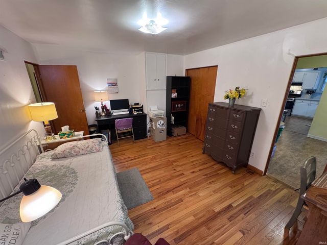16166 Ireland Road, Mishawaka, IN 46544
