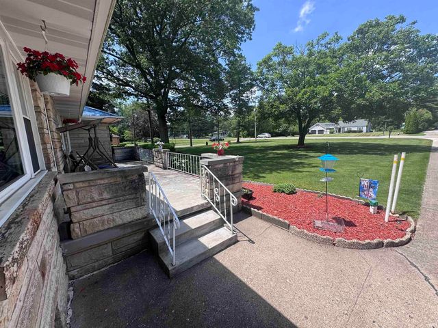 16166 Ireland Road, Mishawaka, IN 46544