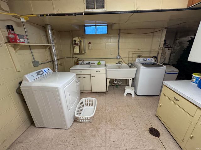16166 Ireland Road, Mishawaka, IN 46544