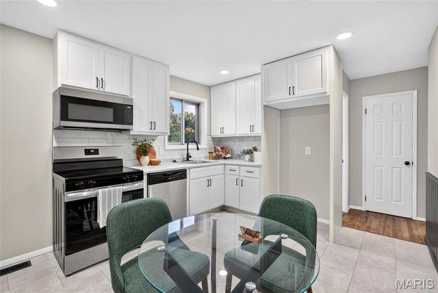 2159 Aristocrat Drive, Florissant, MO 63031