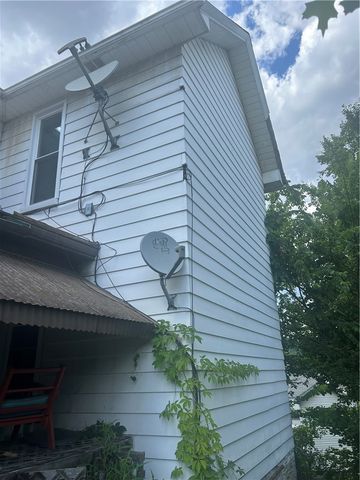 857 6th Ave, Coraopolis, PA 15108