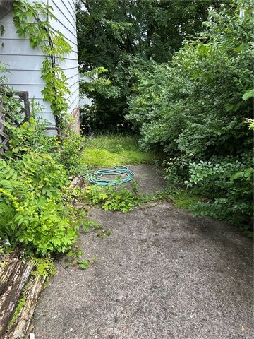 857 6th Ave, Coraopolis, PA 15108