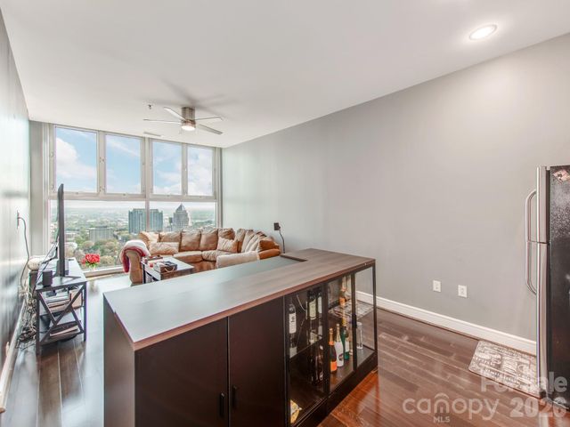 333 W Trade Street, Charlotte, NC 28202