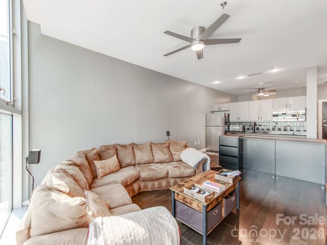 333 W Trade Street, Charlotte, NC 28202