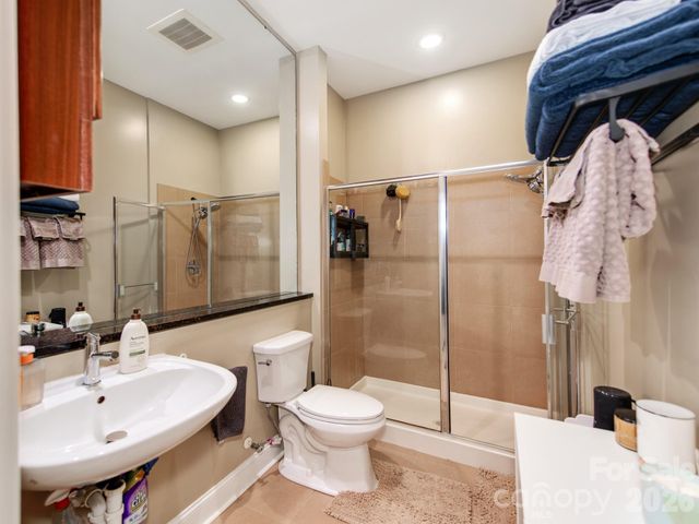 333 W Trade Street, Charlotte, NC 28202