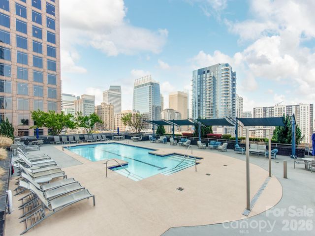 333 W Trade Street, Charlotte, NC 28202